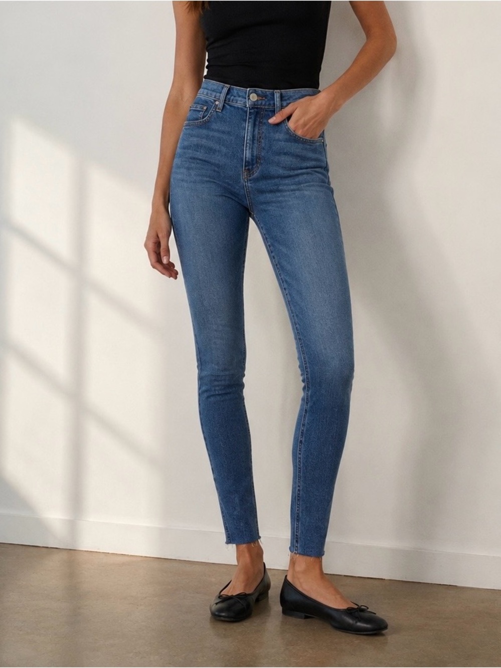 Reformation High Rise Skinny Jeans Rhine Medium Wash Size 26 Mom Denim Frayed